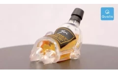 扭蛋商品《酒醉威士忌》酒瓶加上酒杯表現出了五種喝到不省人事的狀態，太搞笑了