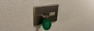 網友分享獨特的旅館電源開關 不是插房卡而是一款插鑰匙的設計