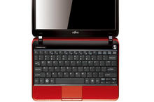 富士通全新LIFEBOOK PH521超輕薄筆記型電腦