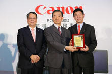 Canon 推出全新數位單眼相機 EOS 600D 潮流再起 