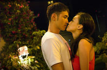 華麗女神 vs 口吃宅男  舒淇、阮經天《LOVE》配對  吻舒淇軟掉