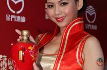 歌壇天后-江蕙 為金門酒廠擔任品牌形象大使 金門高粱建國百年限量酒---『鴻福百壽』壓軸登場(未成年請勿飲酒)