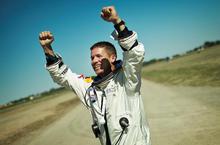 Felix Baumgartner 費利斯‧鮑加納配戴，第一只超音速腕錶Zenith Stratos Flyback Strking 10th 