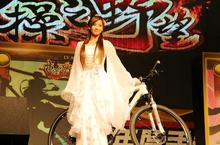 豆花妹扮小喬太誘人 吳克羣送保時捷擄獲美人歸？