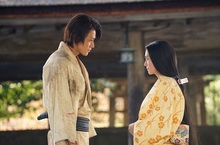 超閃！ 小栗旬、柴崎幸《信長協奏曲》大談戀愛好甜蜜柴崎幸嬌羞稱小栗旬「傻瓜」 面對小栗旬示愛 點頭回答「我不介意陪你活到老！」