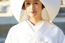 小清新！ 人氣女星山本美月躍升知名服飾新寵  新片《我是和尚》首度挑戰傳統新娘服「白無垢」氣質出眾完美又超時尚！