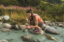 「抗熱防悶」 MERRELL迎夏大絕招  透氣、快乾機能鞋衣 年中慶好「涼」起跑