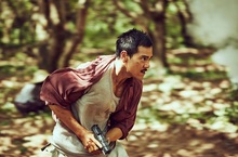 彭于晏易容藏帥臉湄公河票房逆勢上揚【湄公河行動】兩天票房破五億票房越打越旺彭于晏帥臉毀容林超賢笑留給別的男演員機會