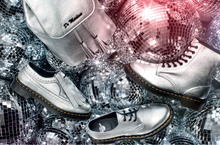⾦金屬狂潮來襲 Dr. Martens 2017 秋冬新品 – 『⾦金屬銀』與『彩虹閃光』系列同步上市