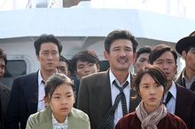 《軍艦島》香港4天吸金近2000萬台幣週末票房力壓《安娜貝爾：造孽》奪冠《軍艦島》8月18日 登台上映
