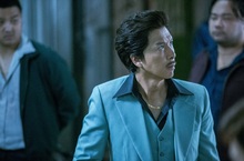 火爆動作鉅製《追龍》宇宙最強甄子丹為演反派 內心糾結多月  為真實呈現有血有肉的跛豪 苦練潮洲話及斷腿走路  全新預告釋出：「天下分黑白 白雷洛最大 黑跛豪最大！」