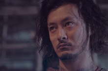 警匪動作鉅製《狂獸》 人氣型男余文樂遮蓋帥臉使壞到底每天四小時特效化妝紋身 變身「漁民樂」拍水中戲如入黑洞壓力大　笑稱水裡打得過張晉