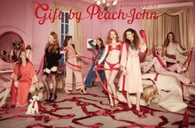 PEACH JOHN與妳歡慶 ★聖誕節的女子會★送給自己或閨蜜最親密的「貼身禮物」「女子力全開！」節慶氣氛滿載的聖誕節