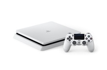 SONY INTERACTIVE ENTERTAINMENT公佈「冰河白」PLAYSTATION®4 及 「冰河白」「迷彩綠」無線控制器(DUALSHOCK®4) 將於 1月 19日於台灣推出~輕薄機型 PS4™的首個新色調~     