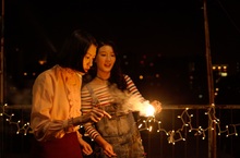 懷舊溫情電影《骨妹》 新演員廖子妤余香凝扮年輕骨妹表現出色  戲裡女女曖昧 戲外親如家人 親密戲不尷尬
