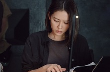 連女神孫藝真都招架不住？電影《極智對決》被稱讓人非常著迷   玄彬對決孫藝真 語帶髒話嚇壞眾人