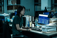 《信徒》韓國熱映邁入第五週票房突破11.4億 韓網友評「這電影是惡魔！」  吸毒太真 打鬥太狂 韓國分級惹爭議巾幗不讓鬚眉《信徒》金柱赫夫人超帥氣6月22日以毒攻毒
