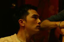 《誰先愛上他的》全台近百家戲院聯映   洗腦神曲「峇里島」助攻電影  網路引發邱澤道歉潮