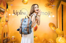 KIPLING用「表情」賣萌!