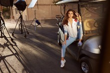 夏日好萊塢女孩 青春當道無懼女力 PUMA California 美鞋潮流 我說了算  漂亮寶貝 賽琳娜˙戈梅茲 踩出時尚新高度