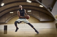 翻轉柯勢力！改變比賽的唯一方式是先破壞它 Curry 6簽名鞋首次搭載UNDER ARMOUR頂級HOVR中底 ”Fox Theater” 配色向金州奧克蘭致敬榮光