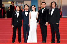 劉亞仁主演電影《燃燒烈愛》昨日於坎城影展世界首映，眾星雲集，觀眾迴響熱烈，傳媒好評不斷