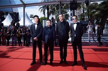 畢贛導演第二部作品《地球最後的夜晚》坎城首映畢贛攜黃覺、李鴻其、陳永忠亮相坎城紅毯