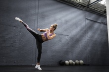 UNDER ARMOUR「Woman’s Day」美麗開跑！ 絕美系列新作上市 演繹機能與時尚設計的獨特健身品味 柔美花紋X HOVR中底科技跑鞋 成就女性魅力氣場