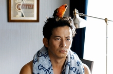 岡田准一裸體健身秀巨肌  《殺手寓言》合體福士蒼汰激烈互打
