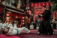 華語功夫鉅制《葉問4》 首波預告發佈 宣佈系列完結篇 七月暑假上映 預告一上線 點閱瘋狂爆衝 粉絲高度期待葉師傅 宗師回歸