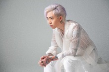 「搖滾狂人」謝和弦將首度發行黑膠 4/13將發行《像水一樣》黑膠版  R-Chord稱黑膠是「神聖」存在 將音樂細節完整呈現 樂迷搶珍藏