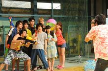 影迷熱賣「瘋狂世界」 美日明星搞笑驚悚 一屍團隊新作 《伊索遊戲》導演10/18登台