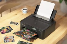 Canon推出全新 PIXMA TS707 高效能相片印表機 機身小巧及支援 Airprint 行動列印及美甲貼紙列印 樂享智慧行動列印生活  隨時隨地印製高品質相片及文件