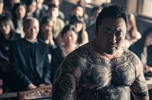 亞洲唯一宣傳獻台！《極惡對決》導演攜最強大叔馬東石六月中來台打片 史特龍成靈感！「馬可愛」扮角頭霸氣刺青、人肉沙包練拳，網友驚呼:「竟有反差萌！」