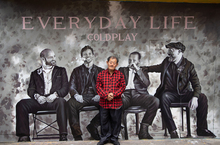 「英倫搖滾天團」酷玩樂團Coldplay 11/22發表新作《偉大日常 Everyday Life》 國寶級畫師顏振發助陣　親帶酷玩樂團走上西門町街頭 酷玩樂團閃電宣布新歌演唱會　揪粉絲自拍MV「有神秘安排」