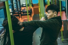 火爆警匪動作強片《九龍不敗》 動作小生張晉與鬼才導演陳果將來台宣傳  張晉與女殺手打上輕鐵 車廂大翻轉 張晉打到失去方向感 直呼是超高難度動作場面