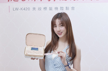 夢幻白Epson LW-K420美妝標籤機 化妝包造型玩美上市  再添三款三麗鷗獨家授權標籤帶 更添繽紛可愛