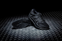 ASICS頂級雙跑鞋新配色霸氣登場 為提高跑步效率  METARIDE 宇宙黑降臨   為跑得更遠更舒適  METARUN 東京黑現身