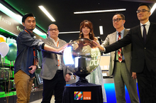 電競迷必朝聖！法雅客打造全台百貨首間跨品牌電競專區 一日店長解婕翎 曝擇偶與購物皆最在意「親身體驗」 開幕期間全面七折起 夢幻逸品一次網羅