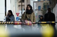 日本懸疑暴力強片《看不見的目擊者》吉岡里帆挑戰演出失明女警 演技眼神動作場面三者兼顧現場導演緊盯眼球轉動狂吃NG 讓她直呼高難度   