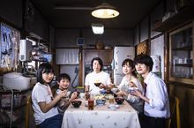 日本影帝永瀨正敏拍攝《最初的晚餐》感慨憶亡母：「好想再吃一次母親的料理」 在充滿美食的片場卻總是餓肚子！永瀨正敏吃森七菜手作愛心飯糰，感動直呼好美味！