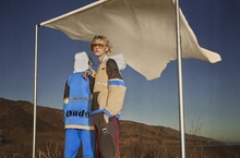 賽車運動碰撞潮流火花　反光霓虹揚長甩尾 PUMA SELECT X RHUDE 極簡主義濾鏡　縮時次世代衝突叛逆剪影