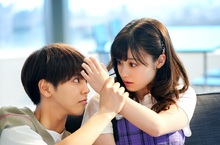 片寄涼太與橋本環奈 在《午夜0時的吻》裡兩小無猜超萌撒糖 最萌身高差的銀幕情侶甜死觀眾 私底下打情罵俏自然互動