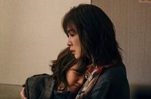 謝盈萱《孤味》變身灑脫多情女 金馬影后自嘲:「終於換我演辜負別人的角色了」 另類姊妹情！私下「兇臉」卻反遭霸凌？謝盈萱:「連我IG貼文都會被取笑」 繼香港電影節開幕片後，再獲國際肯定！入選本屆韓國釜山影展「亞洲電影之窗」單元