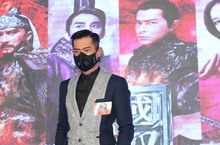 影帝古天樂近兩年首公開亮相 粉絲擠爆《真三國無雙》首映  《真三國無雙》遊戲社長寫信讚電影 享受「一騎當千」的快感