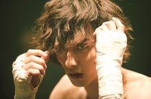 「日本最強鮮肉」橫濱流星增重10公斤《想見你的愛》大秀精實壯肌