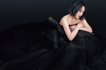 「鐵肺天后」戴愛玲全新單曲〈我不委屈？〉正式在各音樂數位平台上線