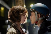 《初戀慢半拍》 徐若瑄、柯震東牽手浪漫共舞 近距離互動透曖昧