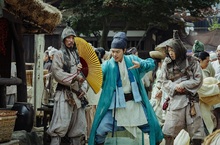 《外星+人》擊退《小小兵2》榮登韓國票房冠軍！7月27日 時空大開 全台IMAX同步上映！