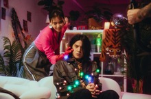 「樂壇創作才女」陳思函2022年首波全新單曲〈愛誰對〉已在各大音樂數位平台全面上架